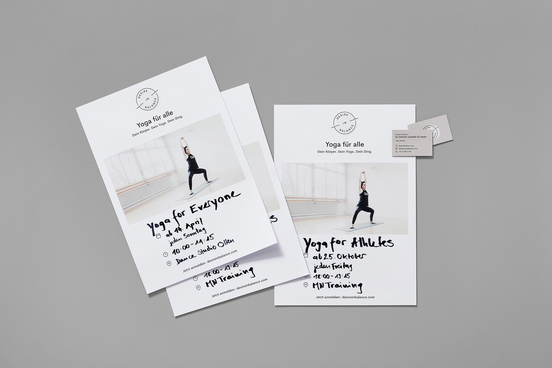 Drei Plakate und zwei Visitenkarten von desire in Balance